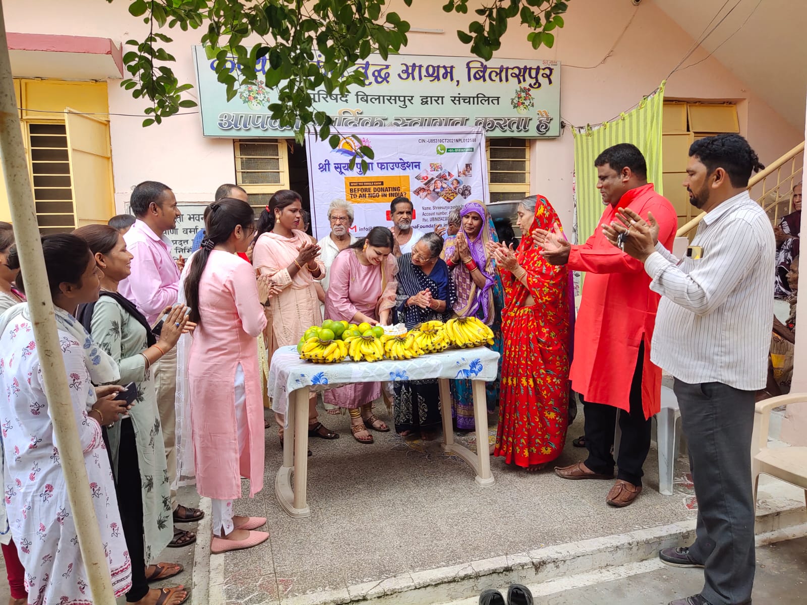 Shree Surya Foundation volunteers